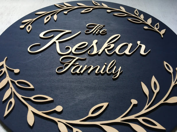 Family name 3D sign with floral motifs made of wood, personalized gift for newlyweds or anniversary